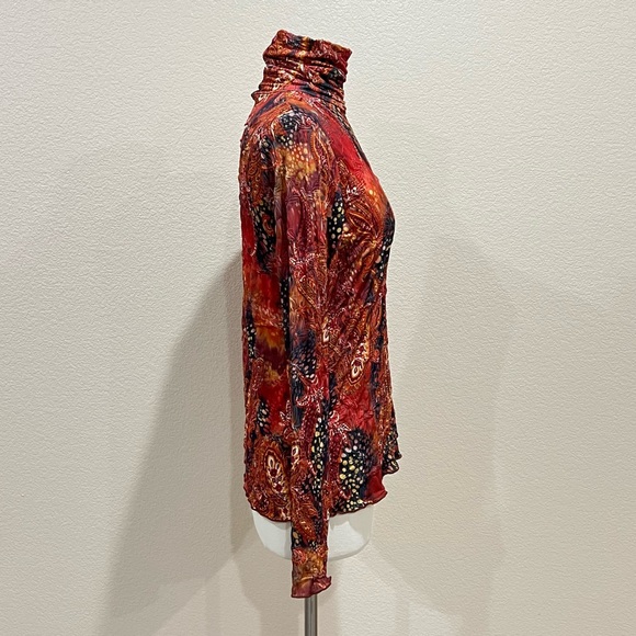 Sno Skins Red Paisley Crinkled Gathered Turtleneck Size Large - Picture 5 of 15